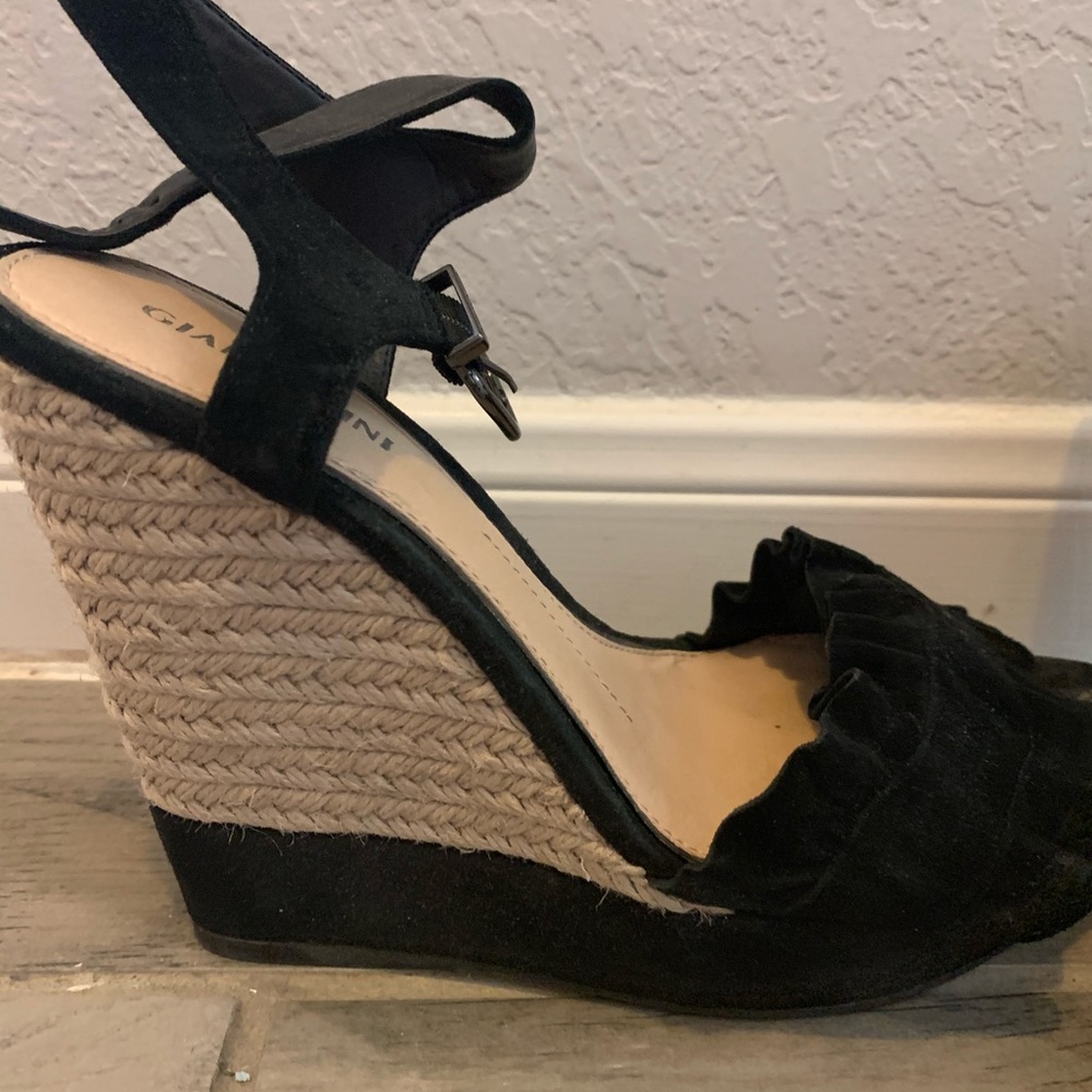 Wedge - Picture 2 of 5